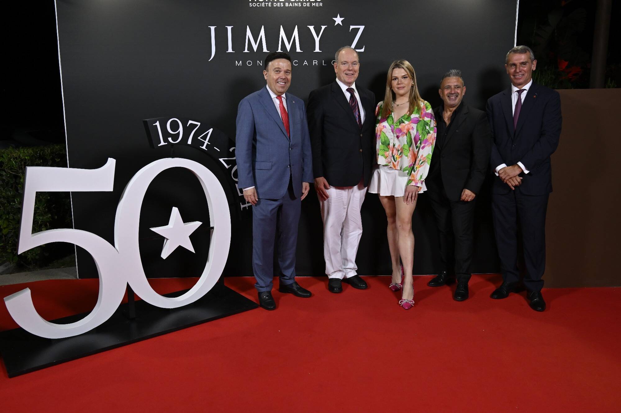Le Jimmy'z Monte-Carlo célèbre 50 ans de fête et de glamour en présence du prince Albert II, Camille Gottlieb et Charles Leclerc