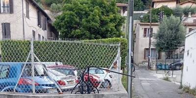 La croix du boulevard de la Madeleine arrachée pendant la nuit, le maire de Nice dénonce un "acte antireligieux"