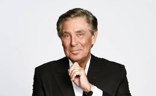 "Pendant 15 secondes, je suis le seul à savoir": les confidences de Jean-Pierre Foucault avant l'élection de Miss France