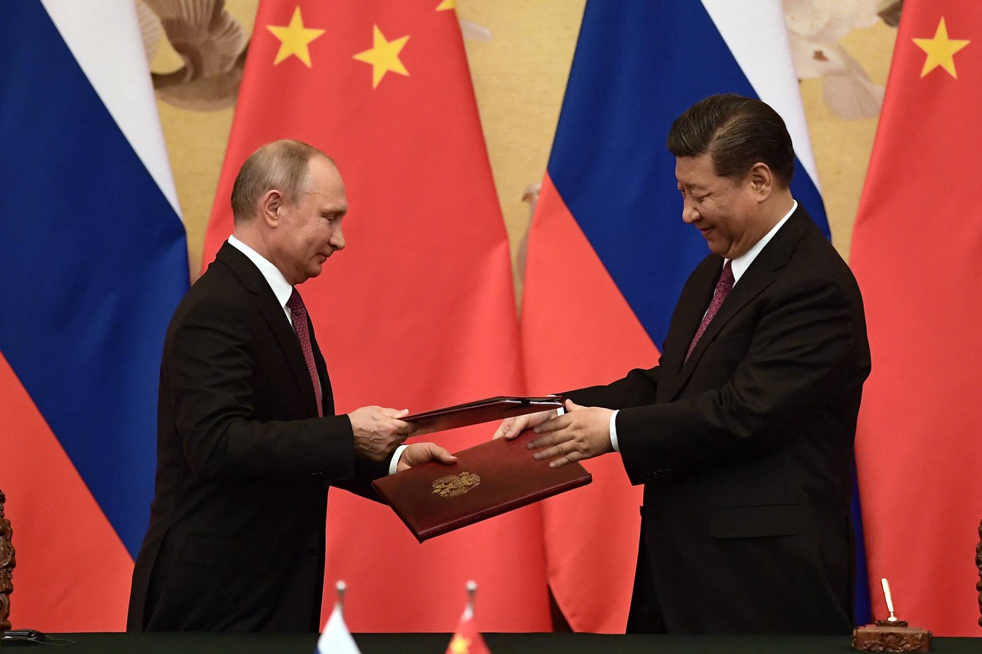 Guerre en Ukraine, les États-Unis comme ennemi commun... Que faut-il retenir du sommet Vladimir Poutine-Xi Jinping à Moscou?