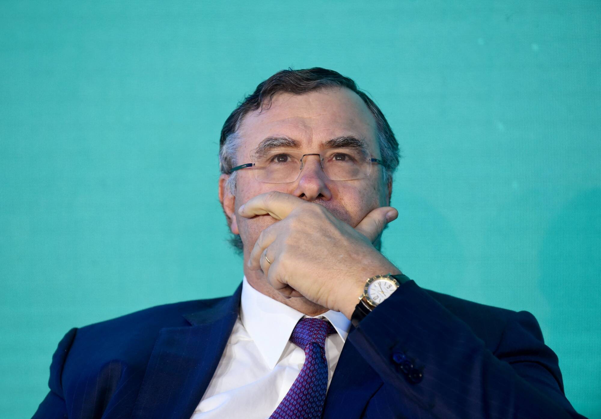 "Un immense doigt d'honneur au changement climatique": la gauche vent debout après la promotion du PDG de TotalEnergies qui obtient la Légion d'honneur