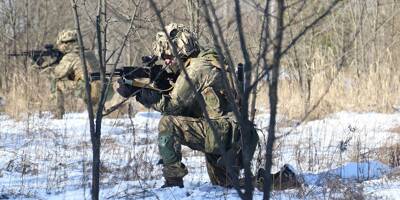Les forces terrestres russes entrent en Ukraine, 5 militaires ukrainiens tués