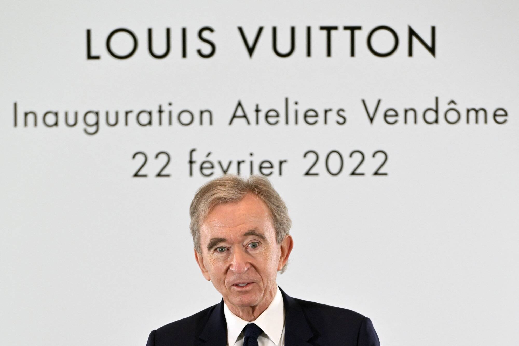 Bernard Arnault : en un jour, le patron de LVMH augmente sa fortune de près  d'un milliard d'euros -  - France, Société