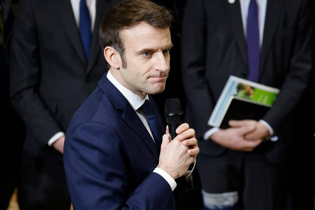 Présidentielle 2022: Emmanuel Macron promet d'"améliorer" les aides sur l'essence face à la flambée des prix du carburant