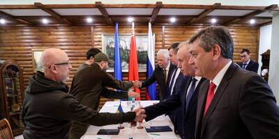 Guerre en Ukraine: les négociations de paix suspendues, Moscou ne 
