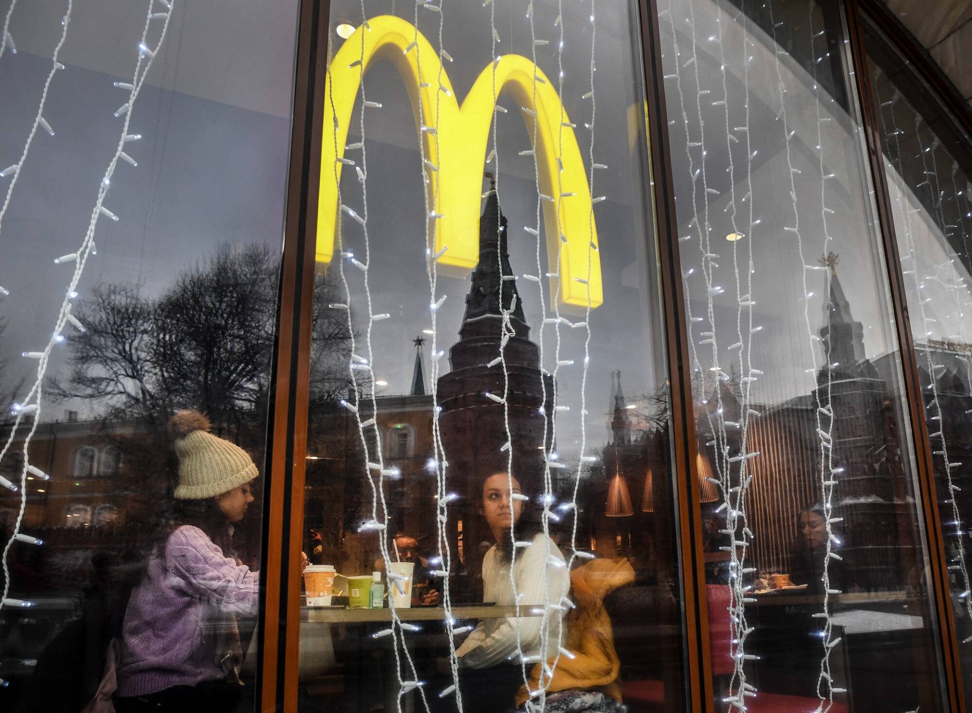 McDo, Coca-Cola, Starbucks... Ces multinationales américaines qui se retirent de Russie sous la pression