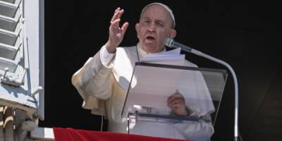 Le pape appelle la communauté internationale à interdire la GPA