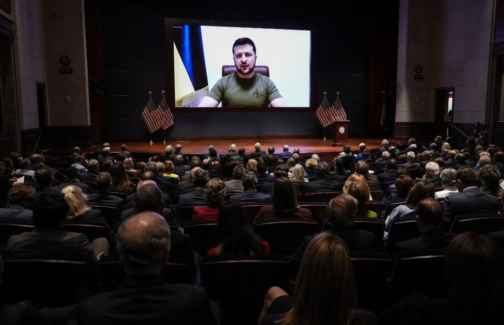 Guerre en Ukraine: le Conseil de l'Europe exclut officiellement la Russie, Zelensky supplie pour une fermeture du ciel ukrainien... Suivez notre direct