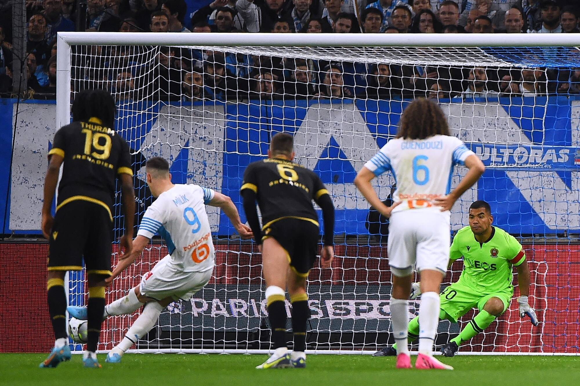 L'OGC Nice s'incline au Vélodrome face à Marseille et sort du podium de Ligue 1