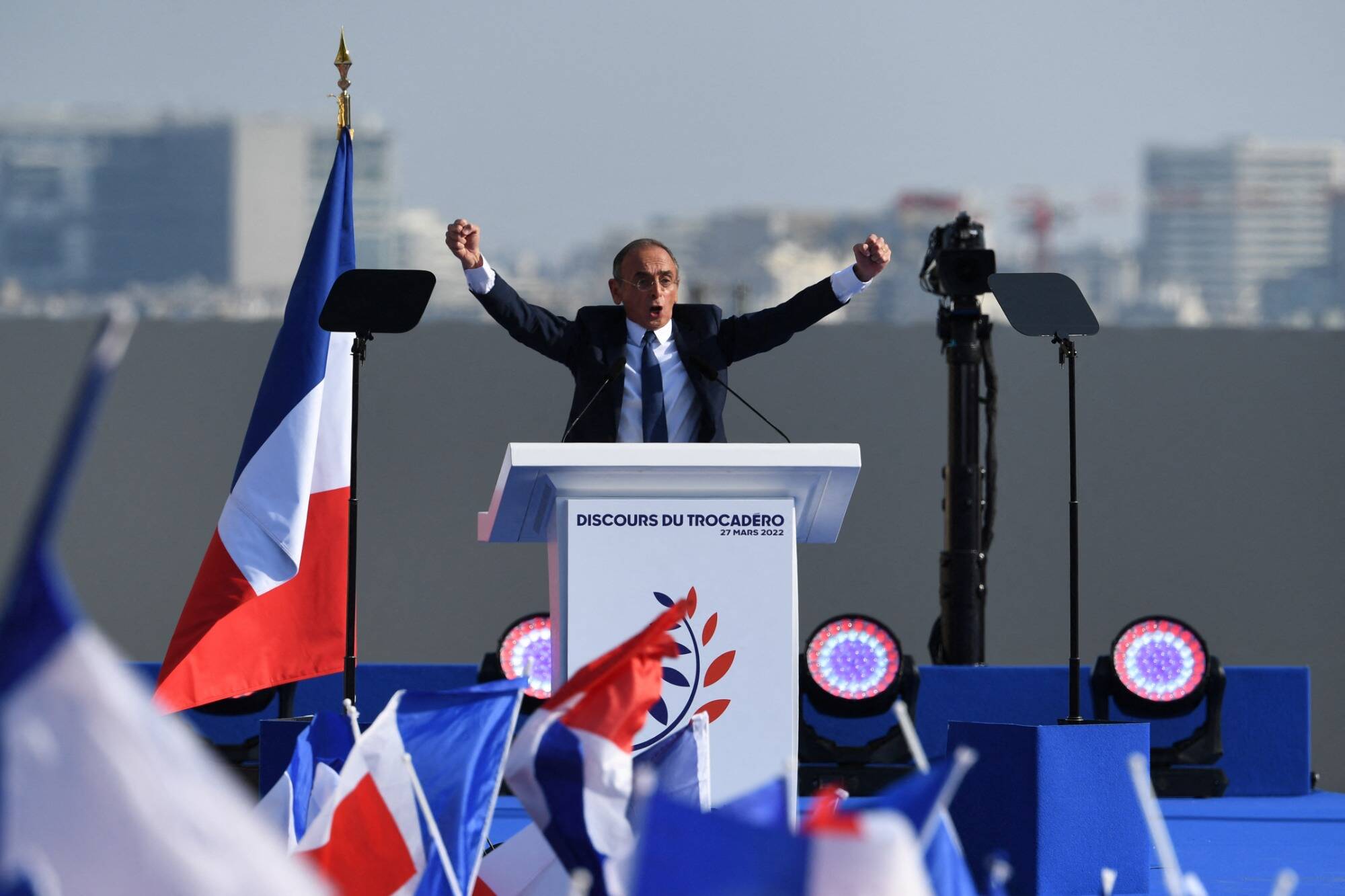 Le porte-parole du gouvernement s'en prend à Eric Zemmour après les "Macron assassin" entendus à son meeting