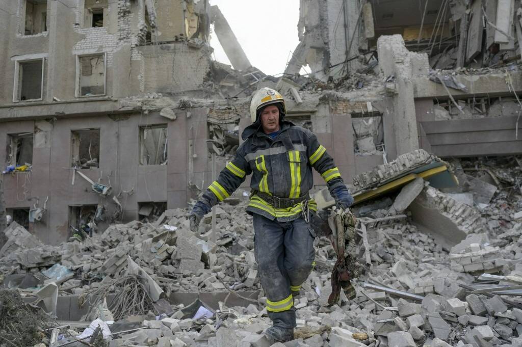 Guerre en Ukraine: Macron et Poutine vont à nouveau se parler, Decathlon suspend ses activités en Russie ... suivez notre direct