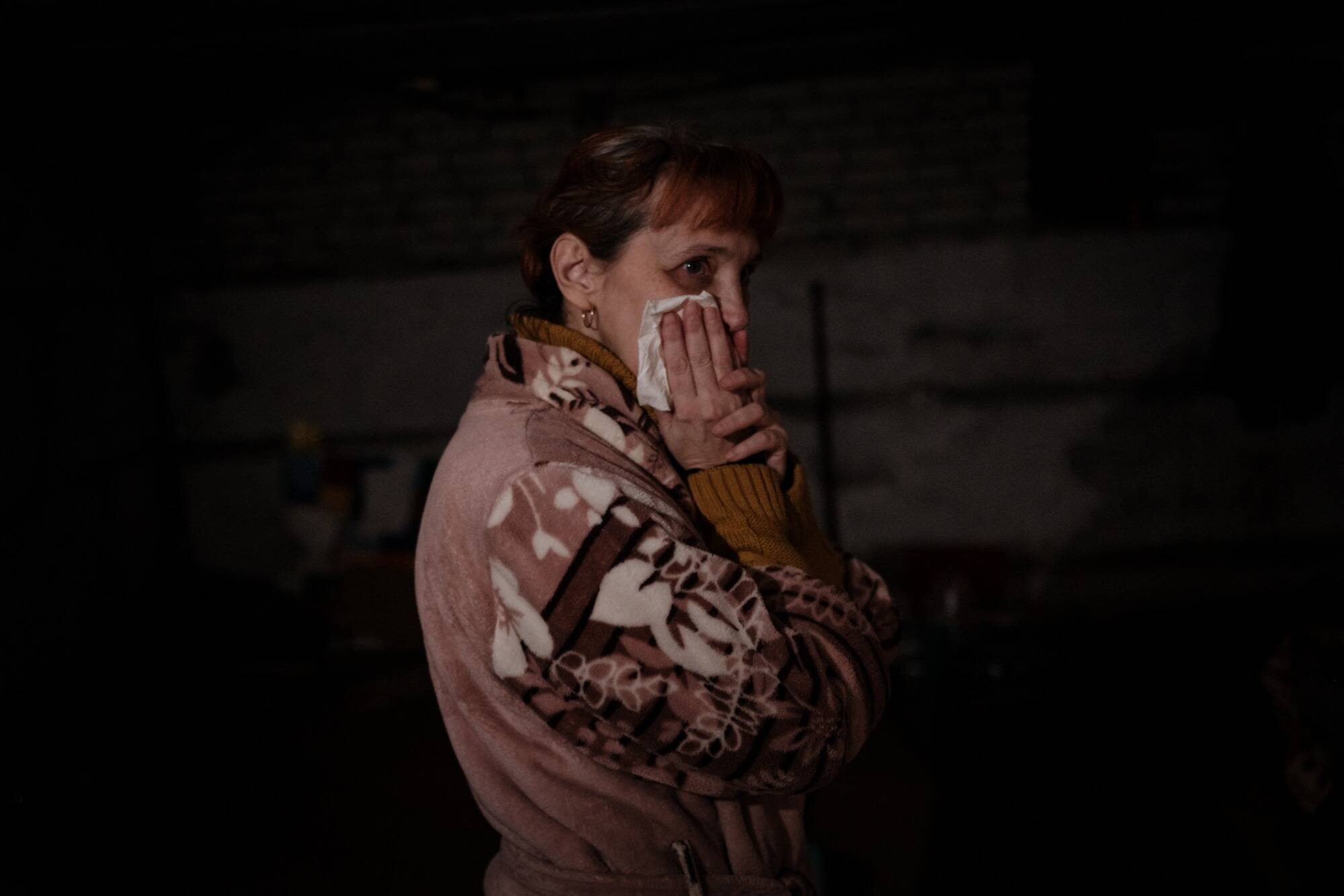 "Je ne changerai pas d'avis": malgré les bombardements, des familles refusent d'évacuer l'est de l'Ukraine