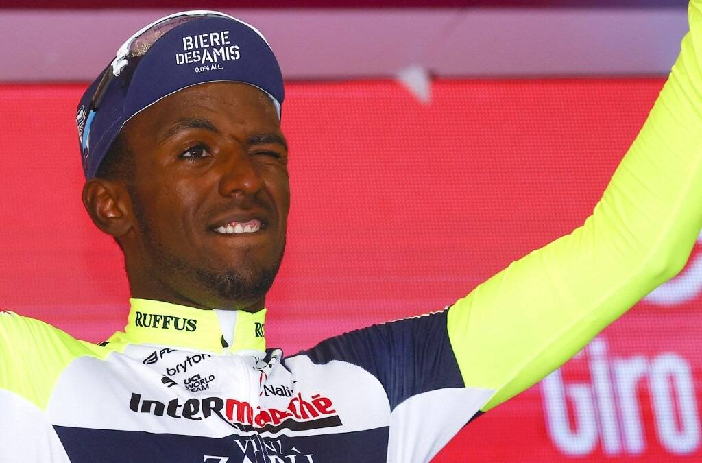 Le coureur cycliste Biniam Girmay vainqueur d'étape sur le Giro abandonne après un improbable accident