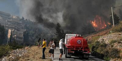 Le violent incendie de la banlieue sud d'Athènes est maîtrisé