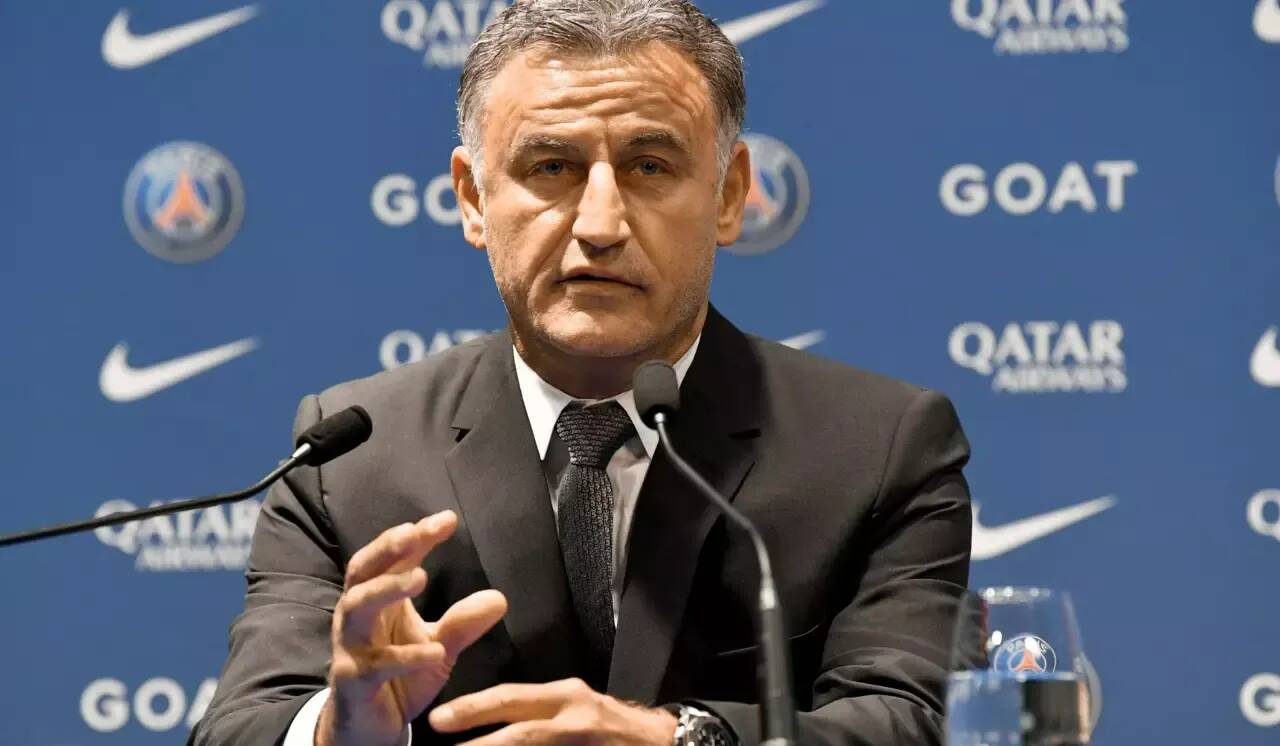 "Livide" et "abasourdi", placé sous protection... accusé de racisme, l'entraîneur du PSG Christophe Galtier dans la tourmente