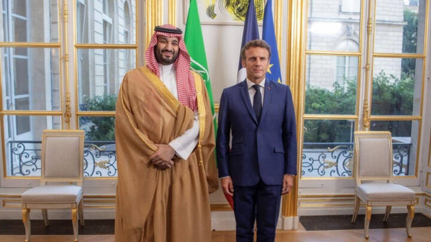 Emmanuel Macron et le prince héritier saoudien, Mohammed ben Salman, à Paris, le 28 juillet 2022. 