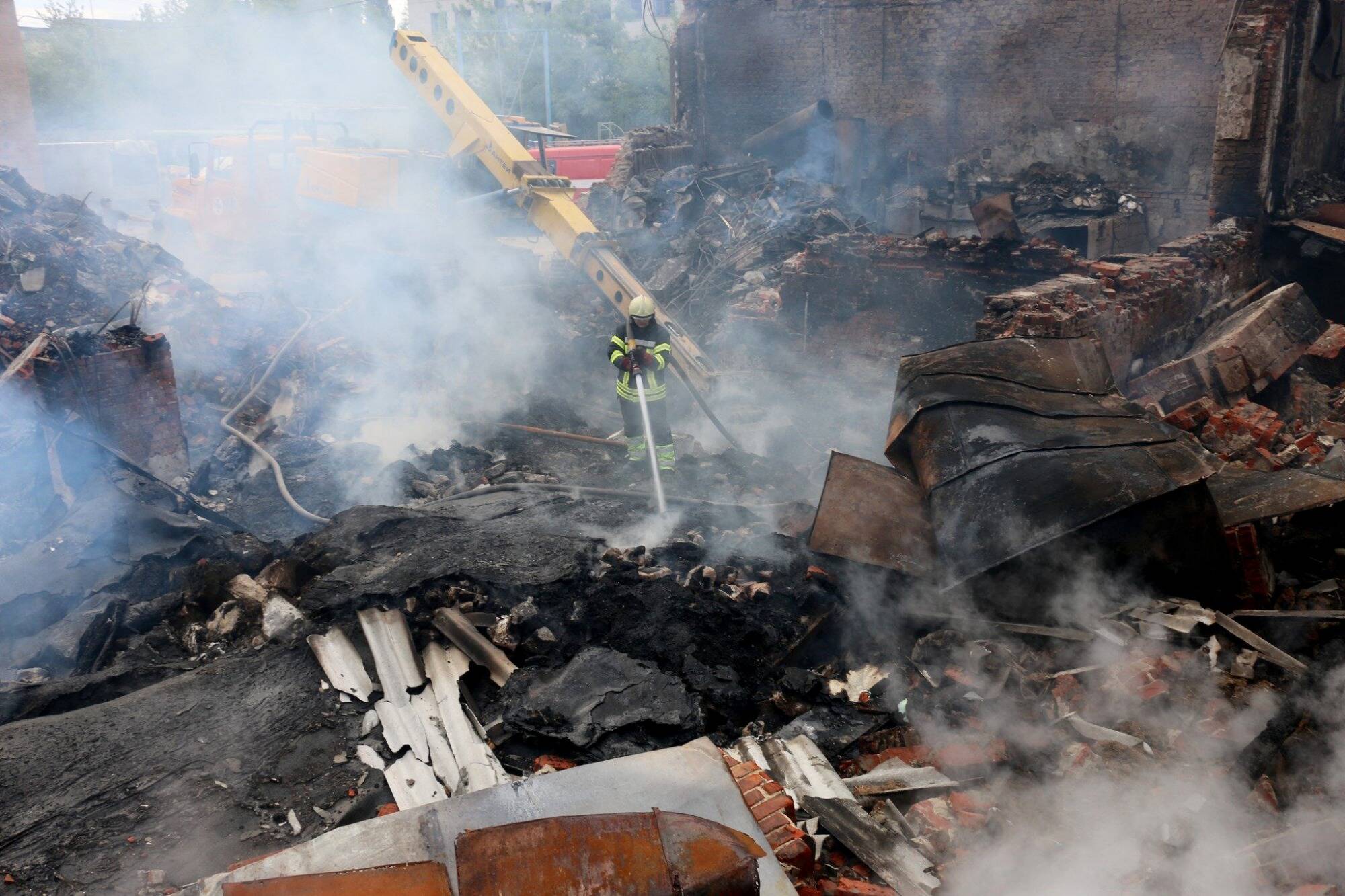 Guerre en Ukraine: toute sa famille a été tuée par un missile russe, une adolescente ukrainienne entre douleur et sidération