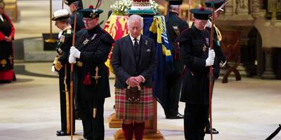 Le roi Charles III est arrivé à Belfast en Irlande du Nord pour recevoir les condoléances du pays après le décès d'Elizabeth II: suivez notre direct