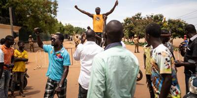 Burkina Faso: tirs de gaz lacrymogènes de l'intérieur de l'ambassade de France pour disperser des manifestants
