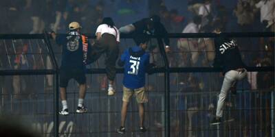 Neuf policiers suspendus après la bousculade meurtrière dans un stade en Indonésie