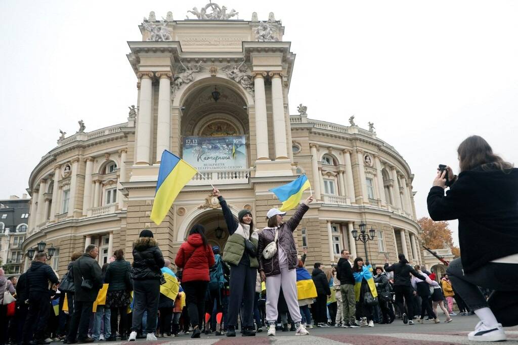 Après avoir repris la ville de Kherson, l'Ukraine dit y avoir découvert des 