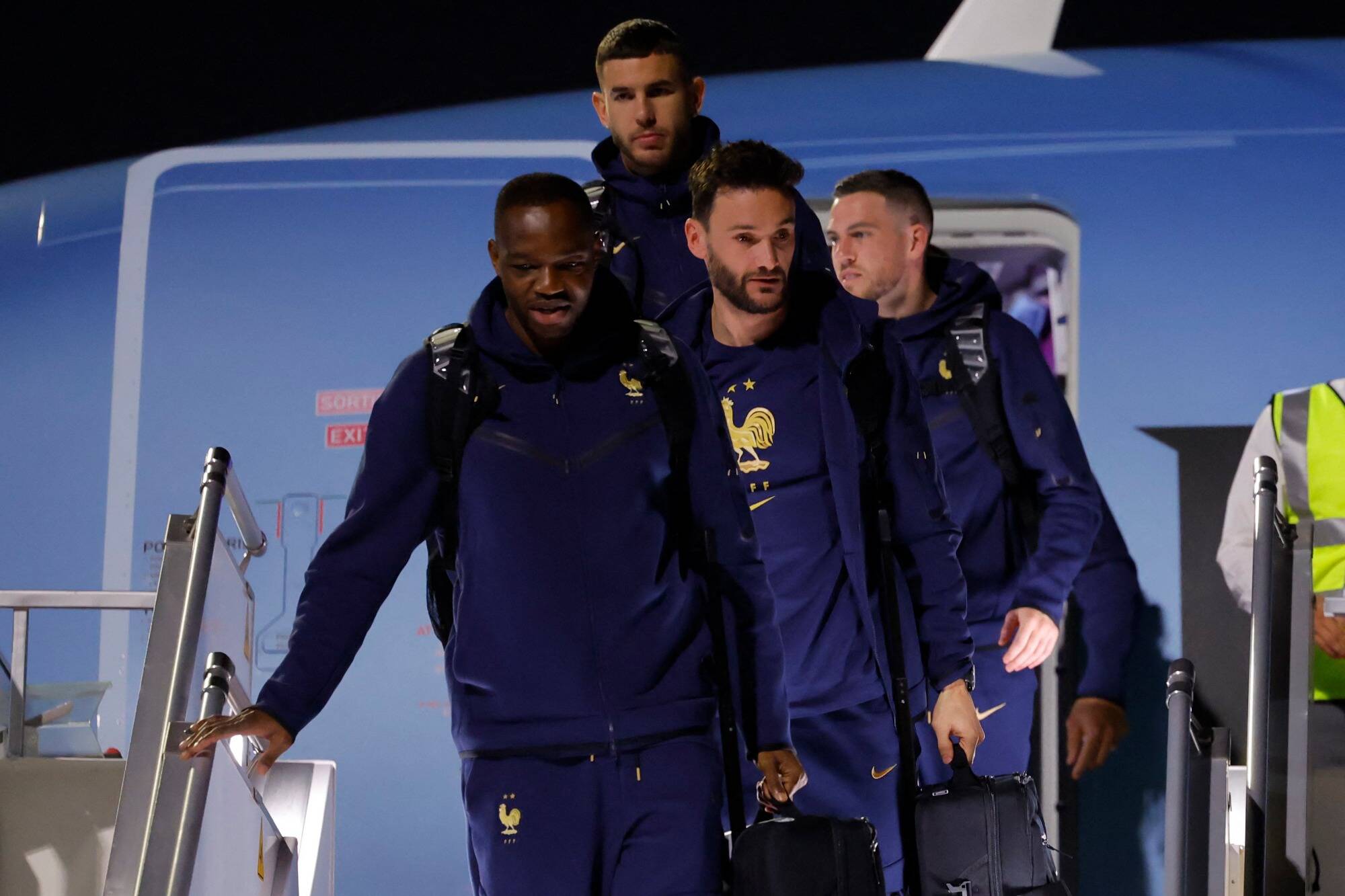 Mondial: les Français, champions du monde en titre, ont atterri au Qatar