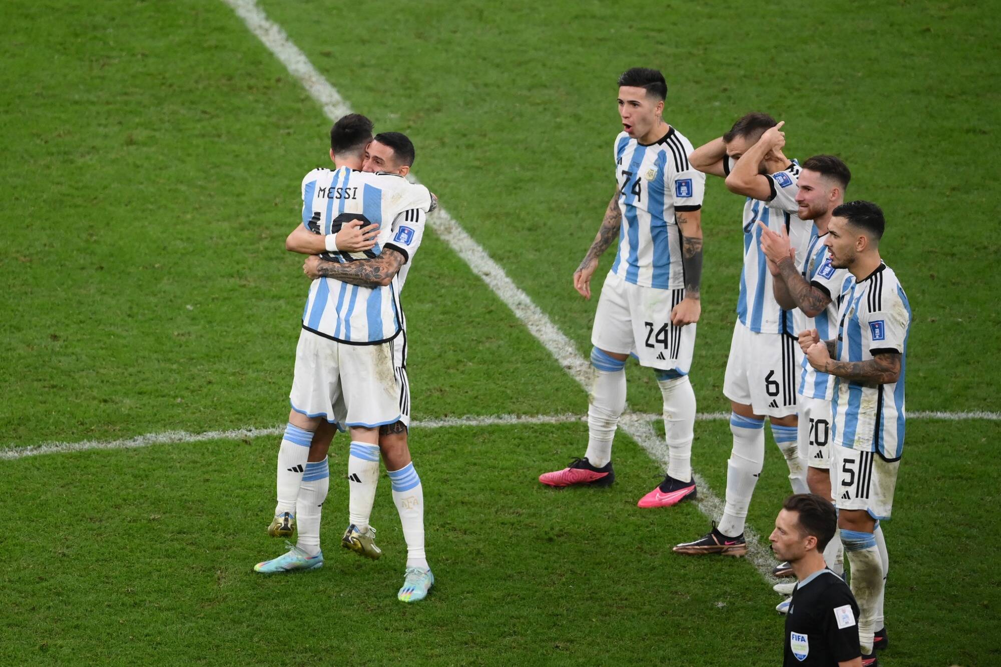 Au bout du suspens, l'Argentine bat les Pays-Bas et jouera contre la Croatie en demi-finales