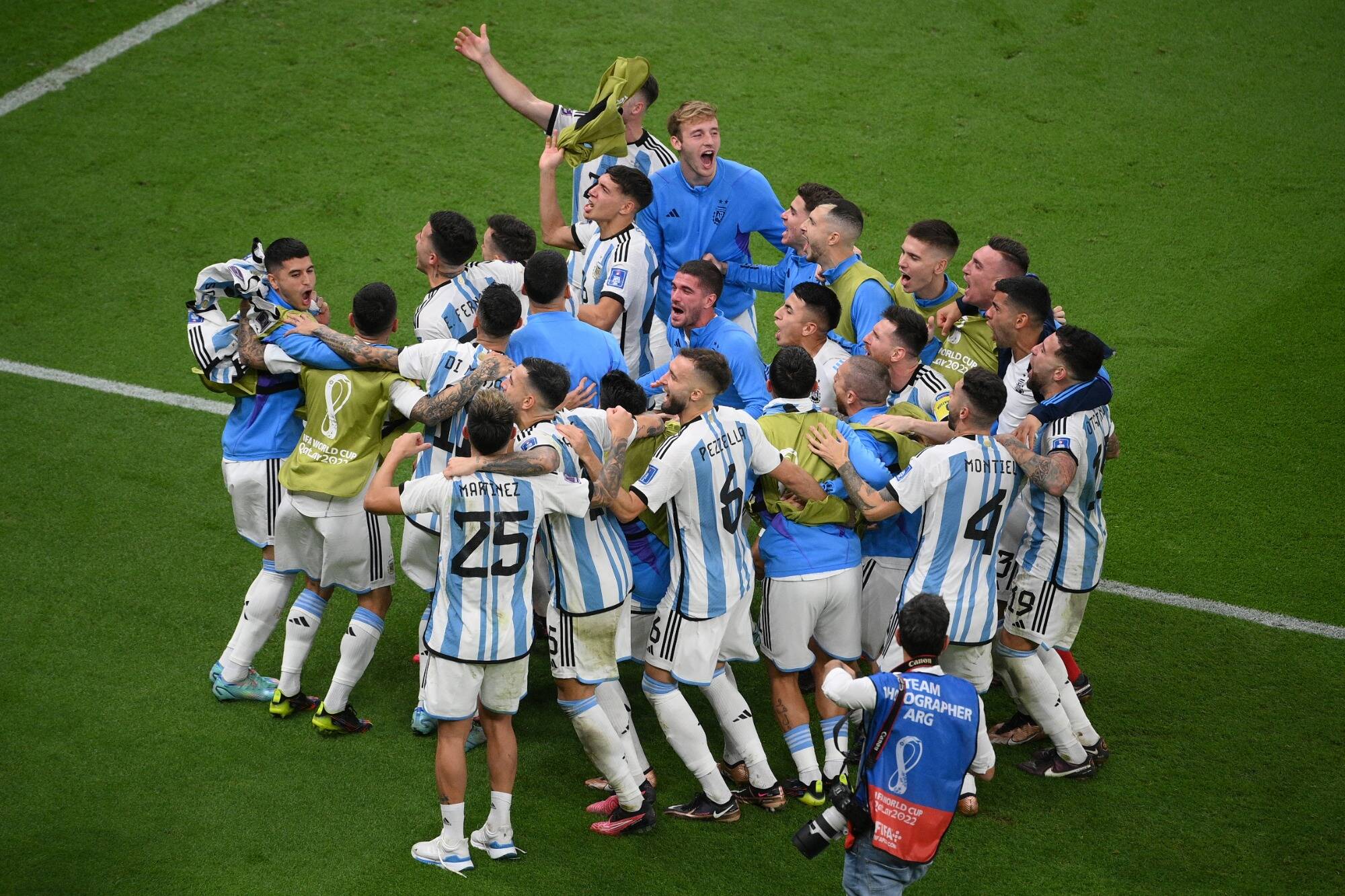 Au bout du suspense, l'Argentine bat les Pays-Bas et jouera contre la Croatie en demi-finales