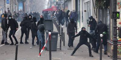 Retraites: incendies en fin de manifestation émaillée par des heurts sporadiques à Paris