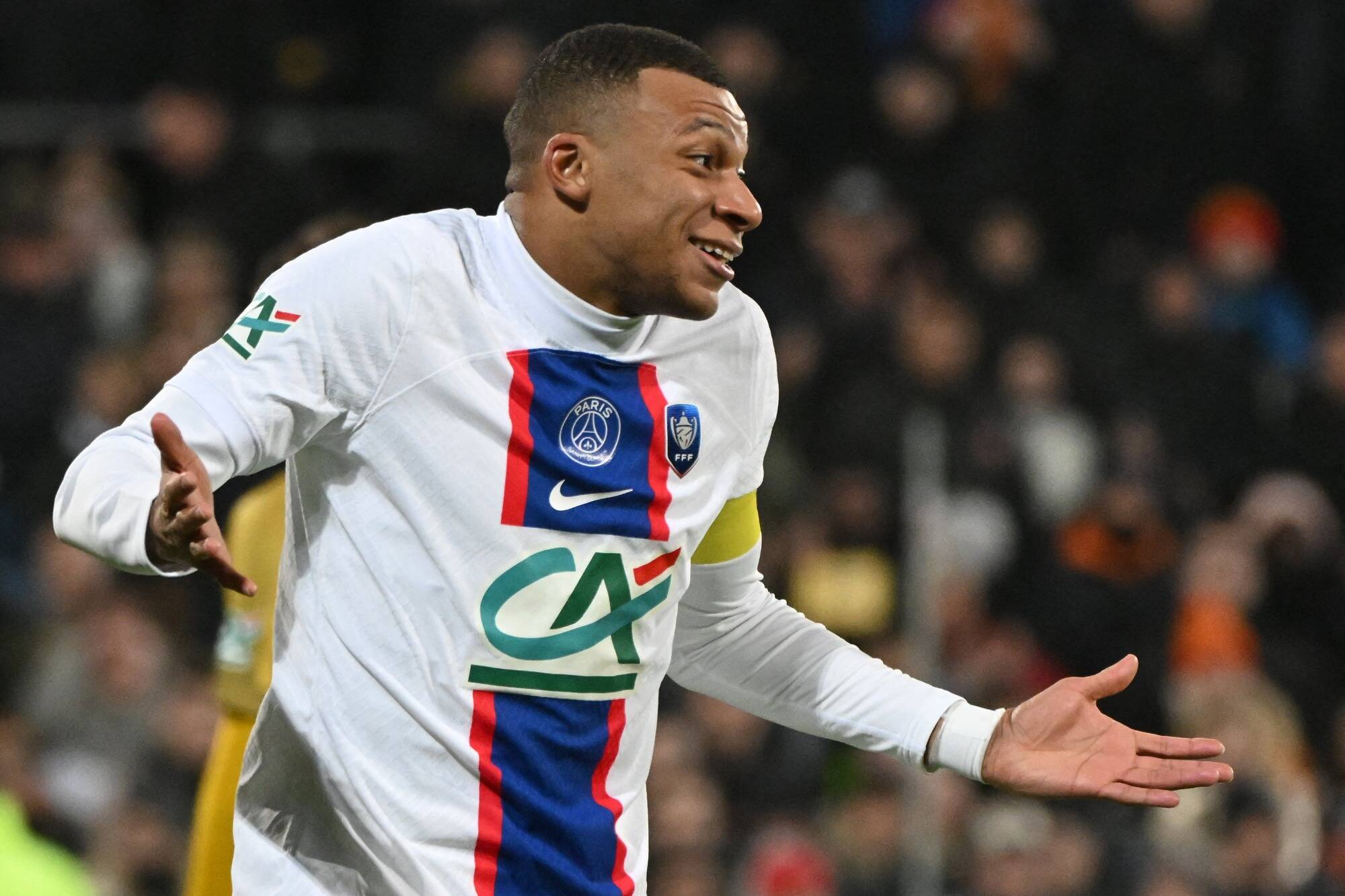 Kylian Mbappé officialise son départ du Paris SG dans une vidéo