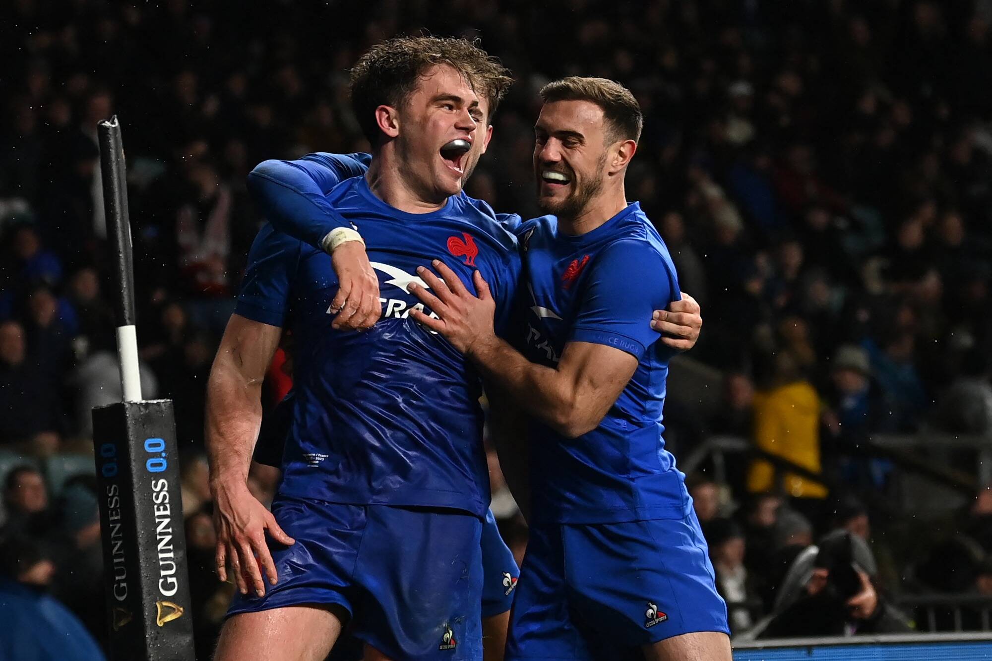 La France remporte à Twickenham un succès historique sur l'Angleterre 53-10