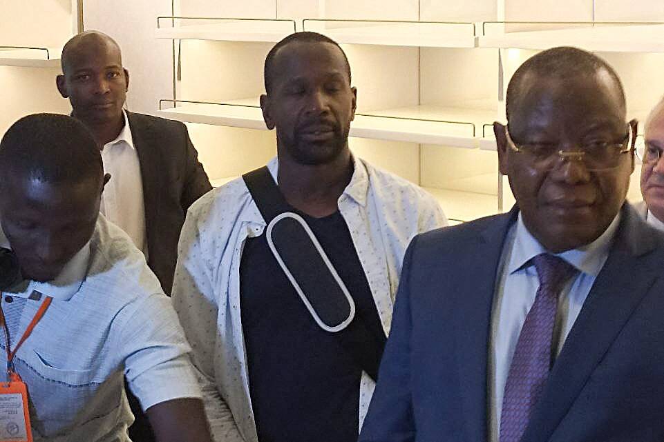 Le journaliste français Olivier Dubois, ex-otage au Sahel, est arrivé en France