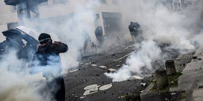 Grève du 23 mars: des incidents et des violences en tête de la manifestation contre la réforme des retraites à Paris