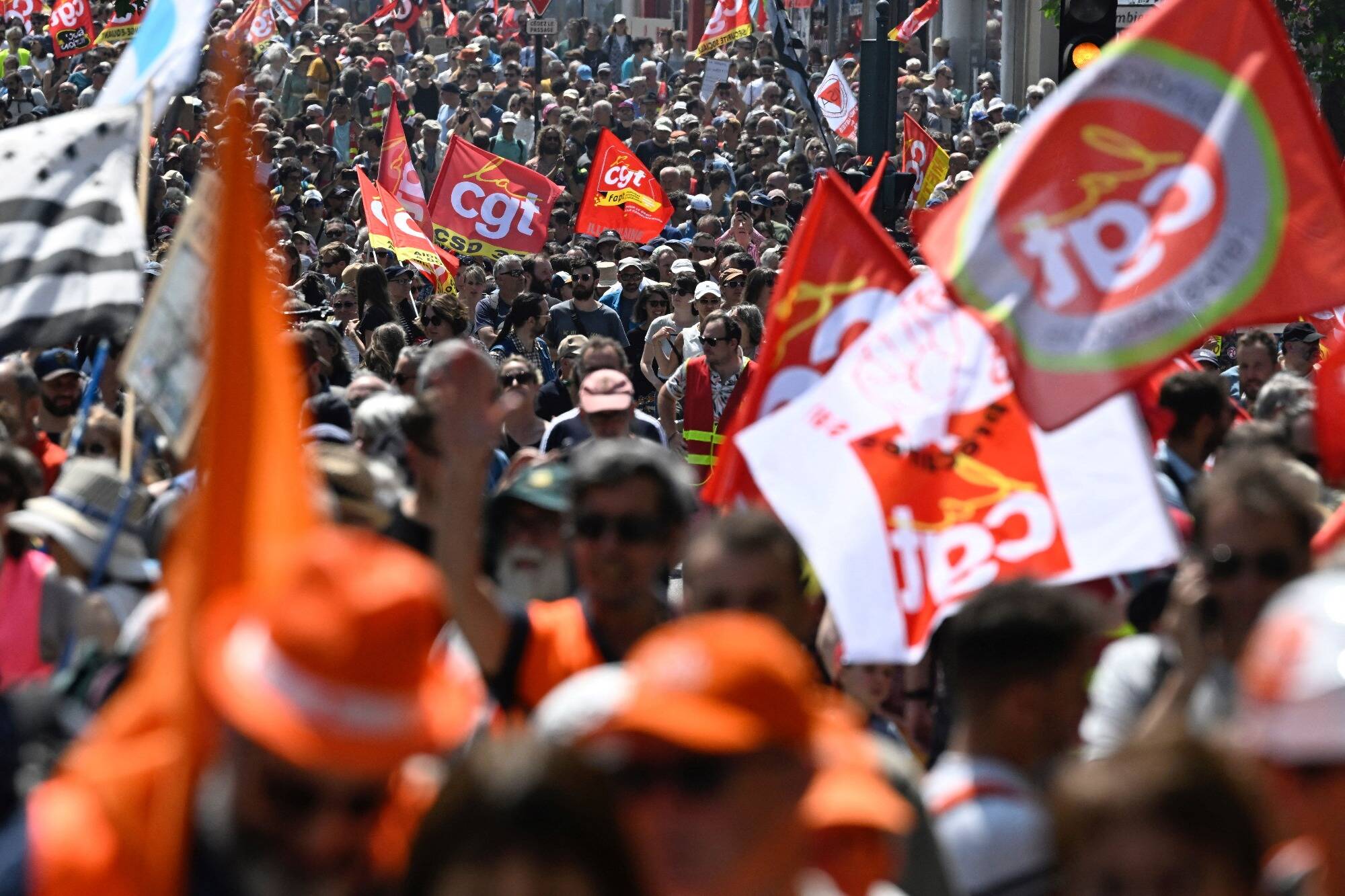 Réforme des retraites: des manifestants occupent brièvement le siège du Comité d'organisation des jeux olympiques et paralympiques à Paris