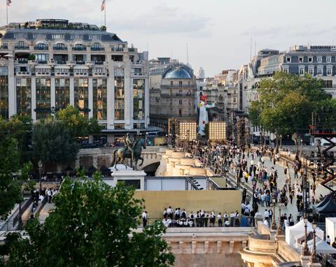 Effervescence autour du défilé Vuitton ce mardi en plein cœur de Paris,  baptême du feu pour Pharrell Williams - Monaco-Matin