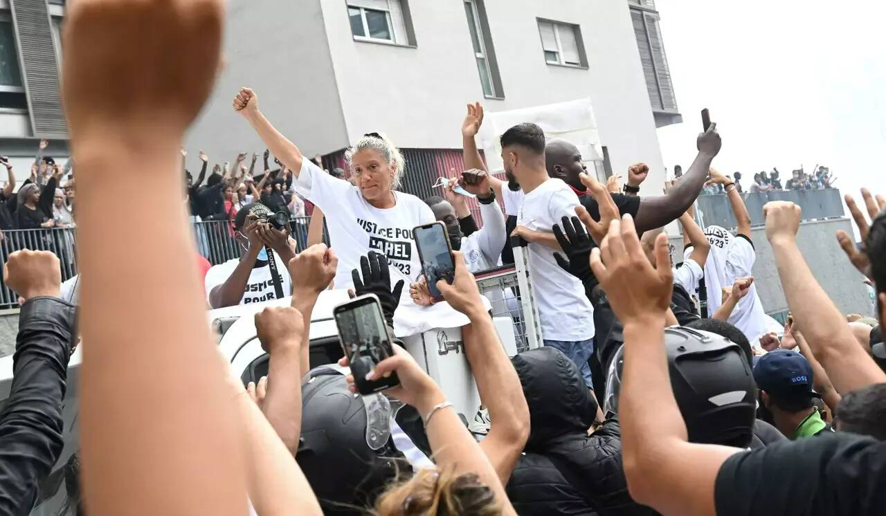 Le policier auteur du tir mortel à Nanterre libéré, la mère de Nahel appelle à un rassemblement