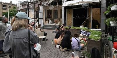 Guerre en Ukraine: les survivants du bombardement du restaurant entre 