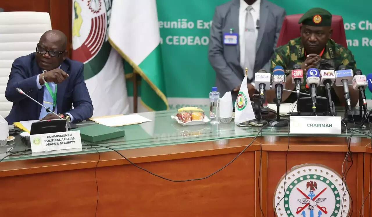 Intervention militaire au Niger: feu vert de la Cedeao pour que l'opération démarre "dans les plus brefs délais" (président ivoirien)