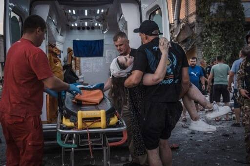 Au moins 7 morts, 67 blessés... ce que l'on sait du bombardement russe sur un immeuble résidentiel en Ukraine