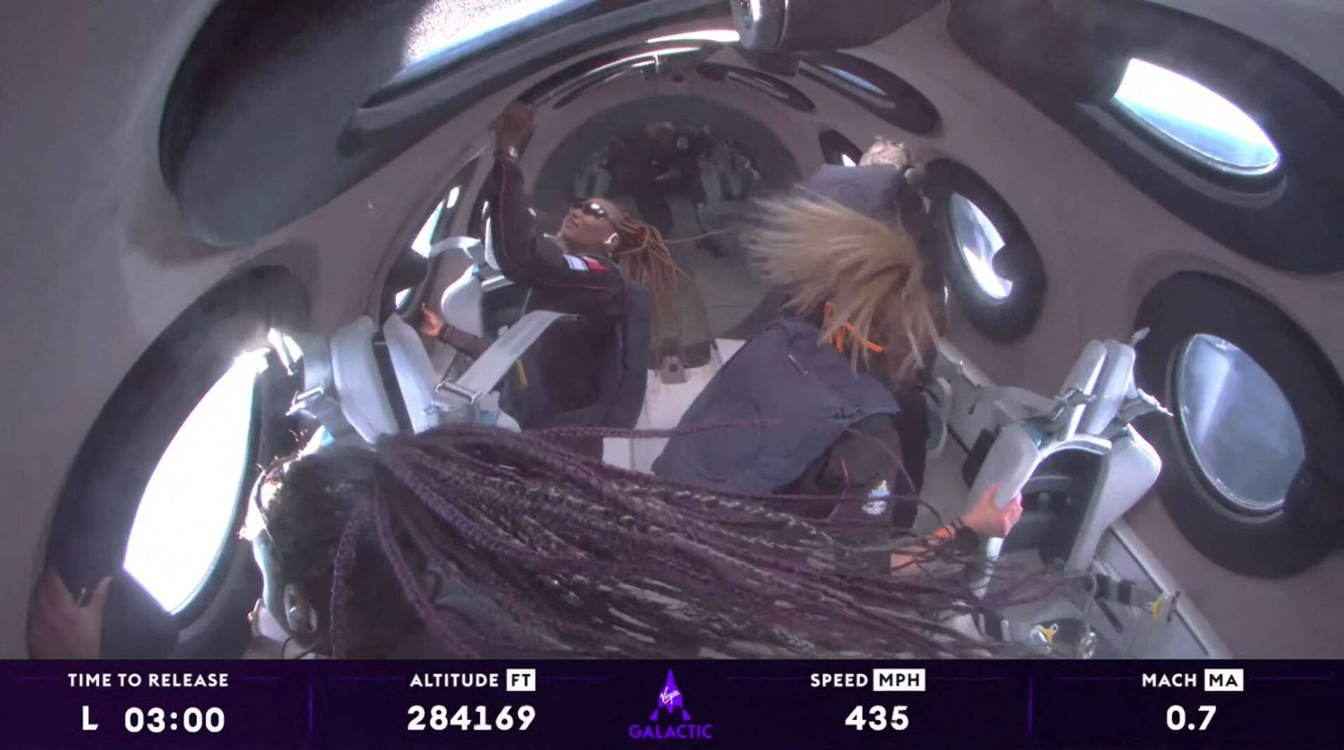 Virgin Galactic a emmené ses premiers touristes dans l'espace
