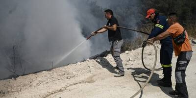 Incendies en Grèce: les pompiers luttent toujours contre les flammes dans le nord-est du pays
