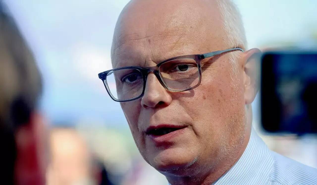 Législatives: Eric Ciotti est "le champion du monde des alliances secrètes", accuse Edouard Philippe