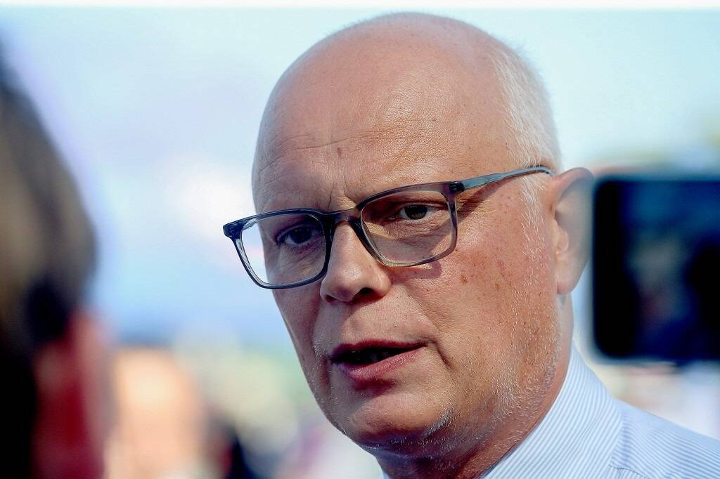 "Je sais que c'est dur, Premier ministre": Edouard Philippe "dubitatif" face aux candidats à Matignon qui n'ont "jamais rien géré"