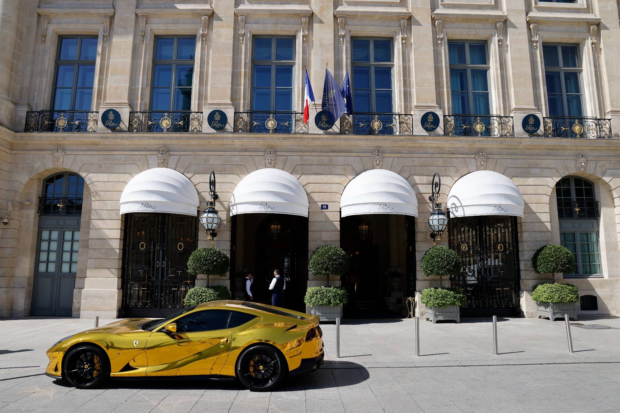 Une bague estimée à 750.000 euros disparue au Ritz retrouvée dans un sac d'aspirateur