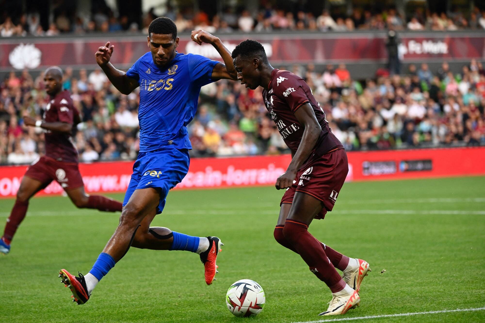 Ligue 1: L'OGC Nice S'impose Face à Metz Et Prend La Tête Du Classement ...