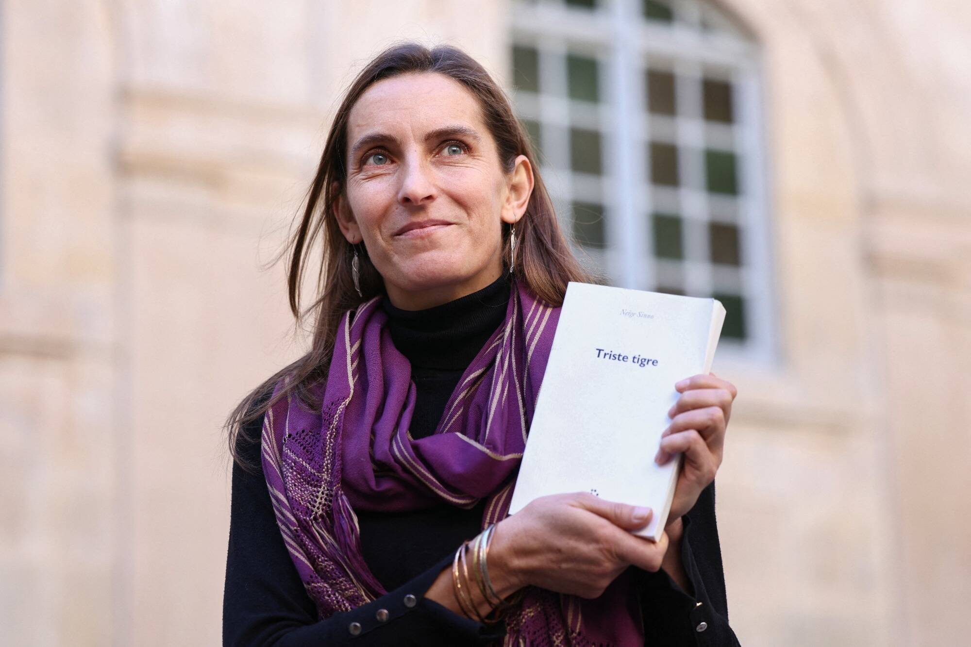 Elle a fait ses études à Nice : Neige Sinno et son "Triste tigre" remportent le prix Goncourt des lycéens 2023 après le Femina