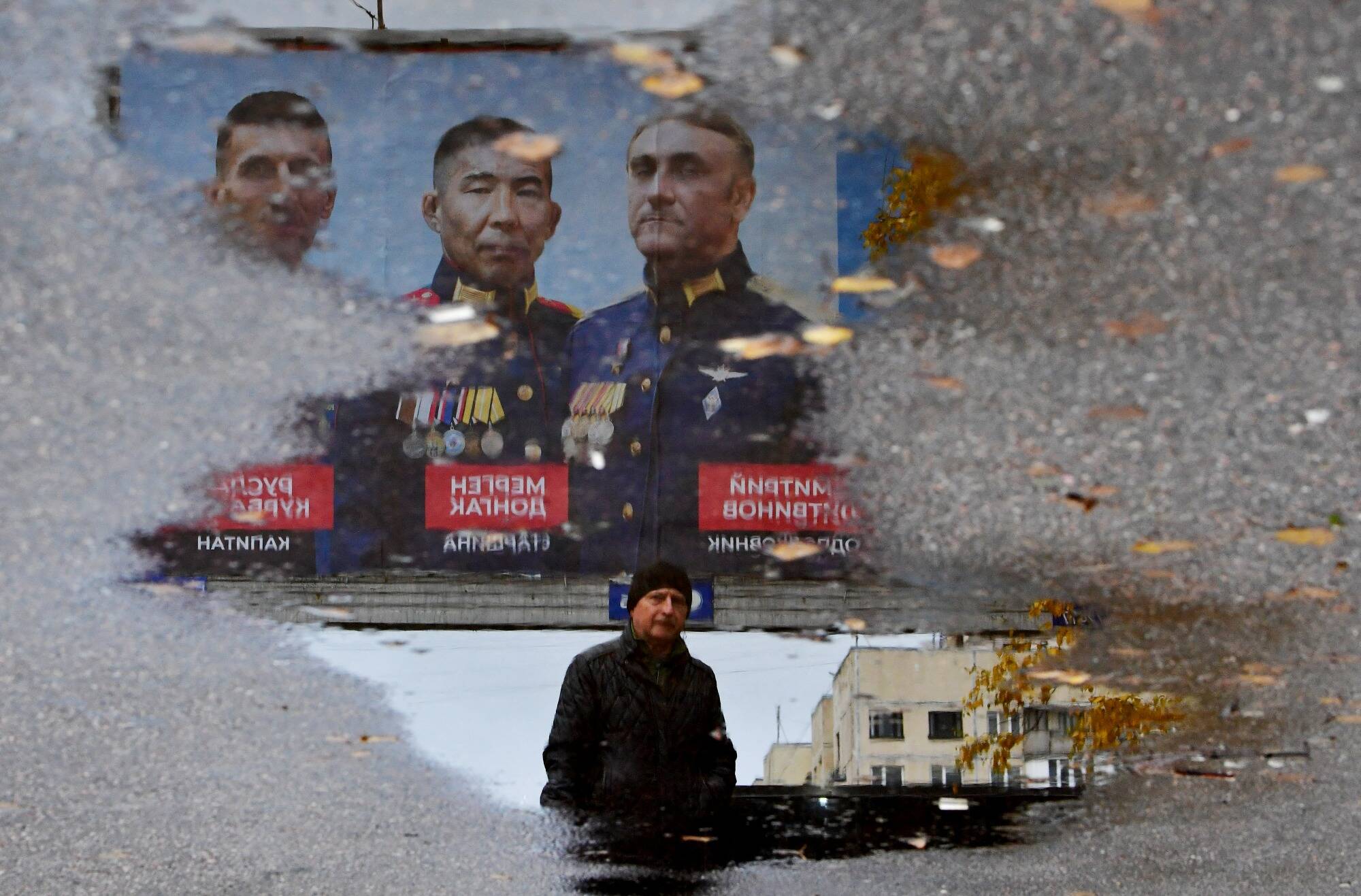 "Ils expient leur crime par le sang": comment la Russie engage des repris de justice en Ukraine