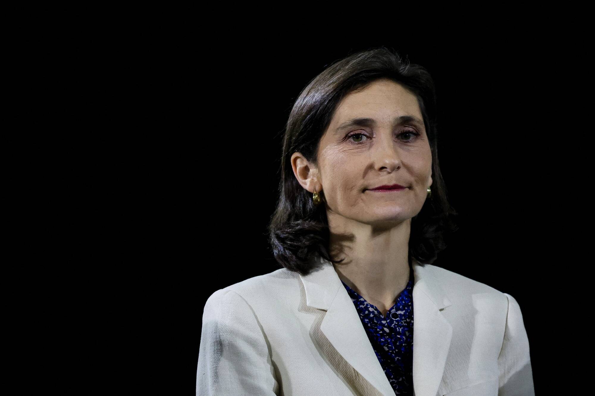 Polémique Oudéa-Castéra: "La ministre a eu un propos public qui a été maladroit. Elle s'en est excusée", Emmanuel Macron défend sa ministre