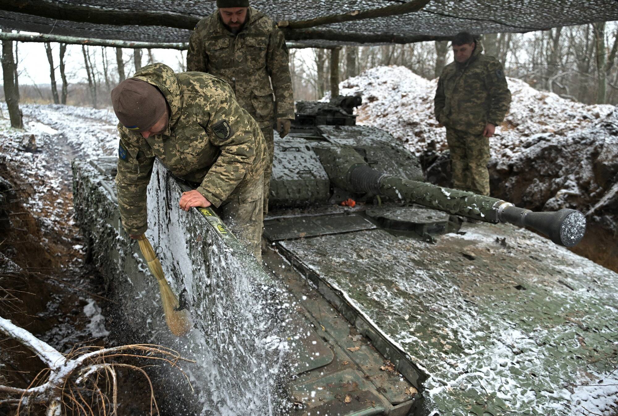 Guerre en Ukraine en direct: de "lourdes pertes" infligées à la Russie, le pays frappé par une méga-tempête