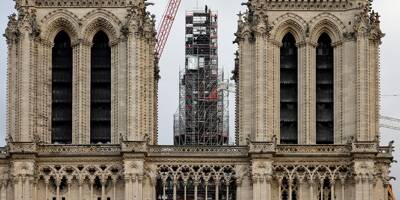 Notre-Dame de Paris retrouve sa croix au sommet de sa flèche plus de trois ans après l'incendie
